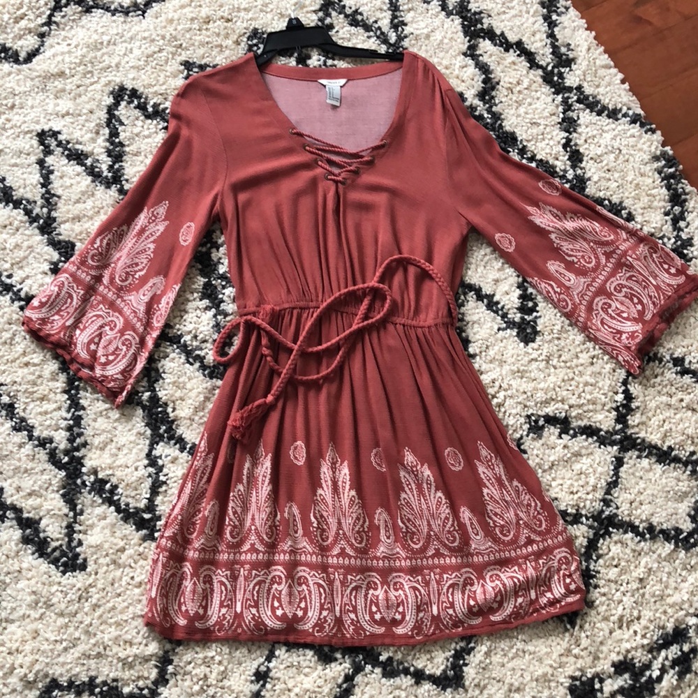 Flare sleeve dress - Picture 1 of 1